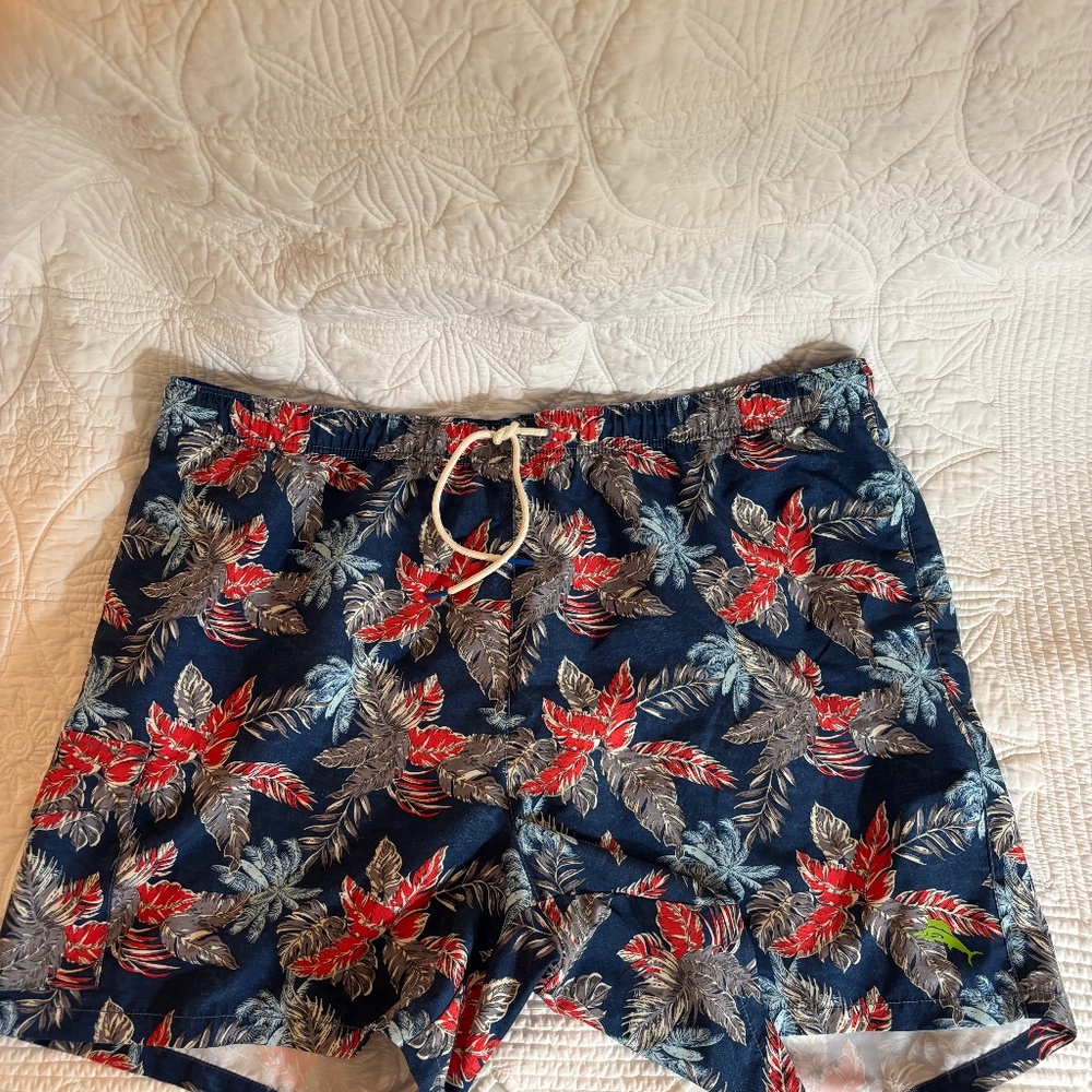 Tommy Bahama Hawaiian print size 2 XL men's swim trunks NWOT